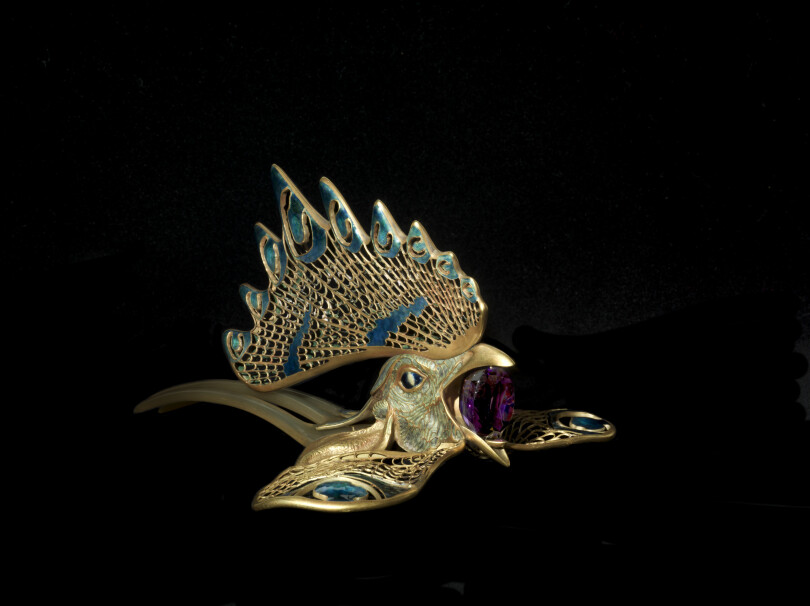 Le célèbre Diadème Coq en corne, améthyste et émail de René Lalique (1860-1945), acquis par Calouste Gulbenkian en 1904.